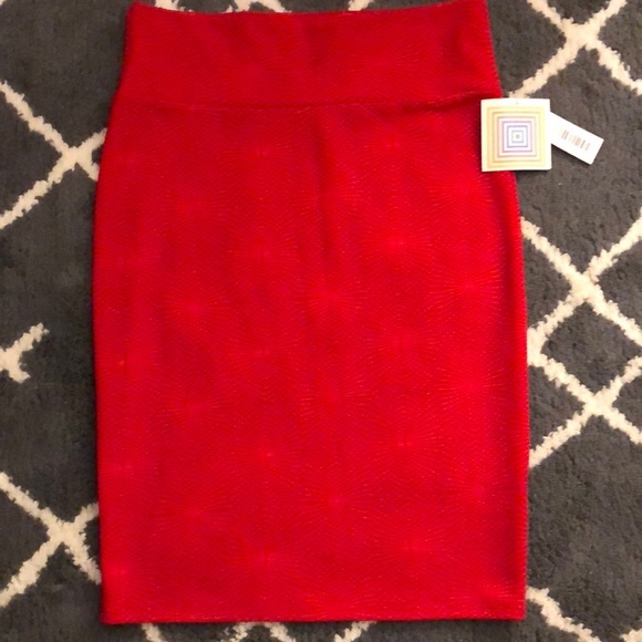 LuLaRoe Dresses & Skirts - NWT LuLaRoe Red Starburst Cassie Large